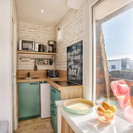 Lumineux Avec Balcon Et Parking A Deux Pas De La - Fr-1-788-56 Merville-Franceville-Plage