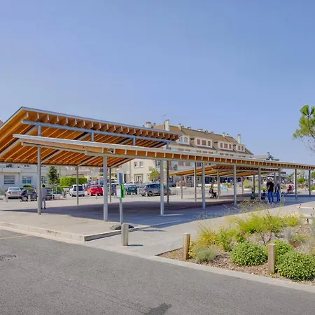 Lumineux Avec Balcon Et Parking A Deux Pas De La - Fr-1-788-56 * Merville-Franceville-Plage