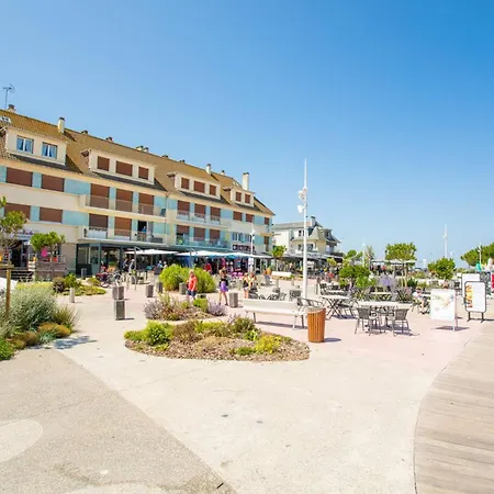 Lumineux Avec Balcon Et Parking A Deux Pas De La - Fr-1-788-56 아파트