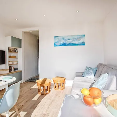 Lumineux Avec Balcon Et Parking A Deux Pas De La - Fr-1-788-56 Merville-Franceville-Plage