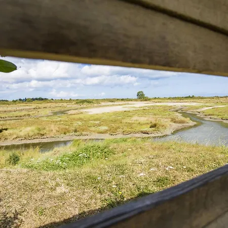 Lumineux Avec Balcon Et Parking A Deux Pas De La - Fr-1-788-56