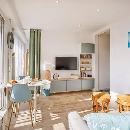 Lumineux Avec Balcon Et Parking A Deux Pas De La - Fr-1-788-56 Merville-Franceville-Plage