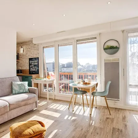 Lumineux Avec Balcon Et Parking A Deux Pas De La - Fr-1-788-56 * 메르빌프랑세빌플라쥐