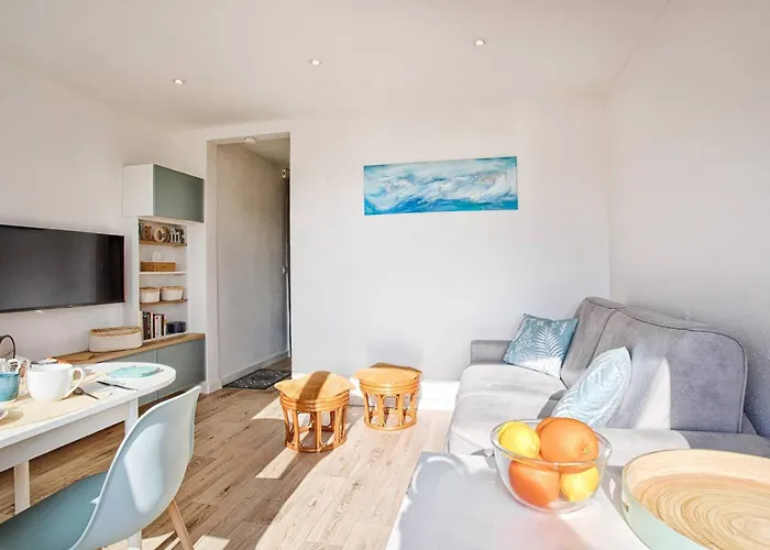 Lumineux Avec Balcon Et Parking A Deux Pas De La - Fr-1-788-56 Merville-Franceville-Plage