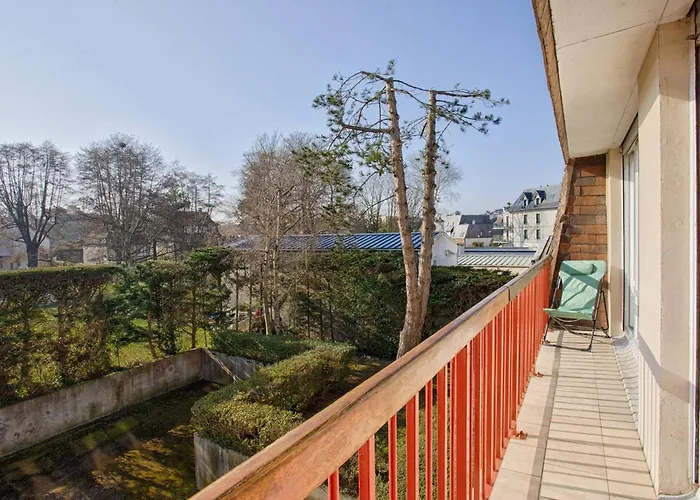 Lumineux Avec Balcon Et Parking A Deux Pas De La - Fr-1-788-56 Daire Merville-Franceville-Plage