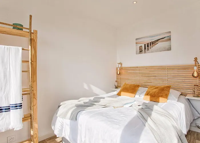 Lumineux Avec Balcon Et Parking A Deux Pas De La - Fr-1-788-56