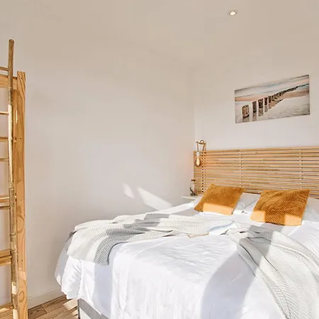 Lumineux Avec Balcon Et Parking à Deux Pas De La - Fr-1-788-56