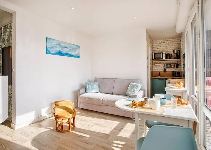 Lumineux Avec Balcon Et Parking à Deux Pas De La - Fr-1-788-56